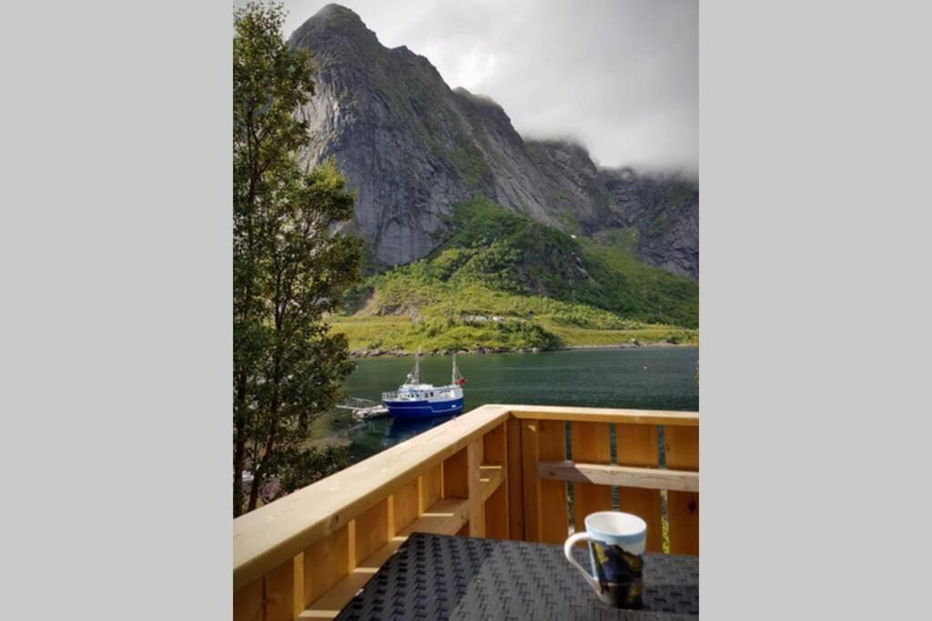 Cozy House By The Fjord In The Heart Of Lofoten Reine Esterno foto