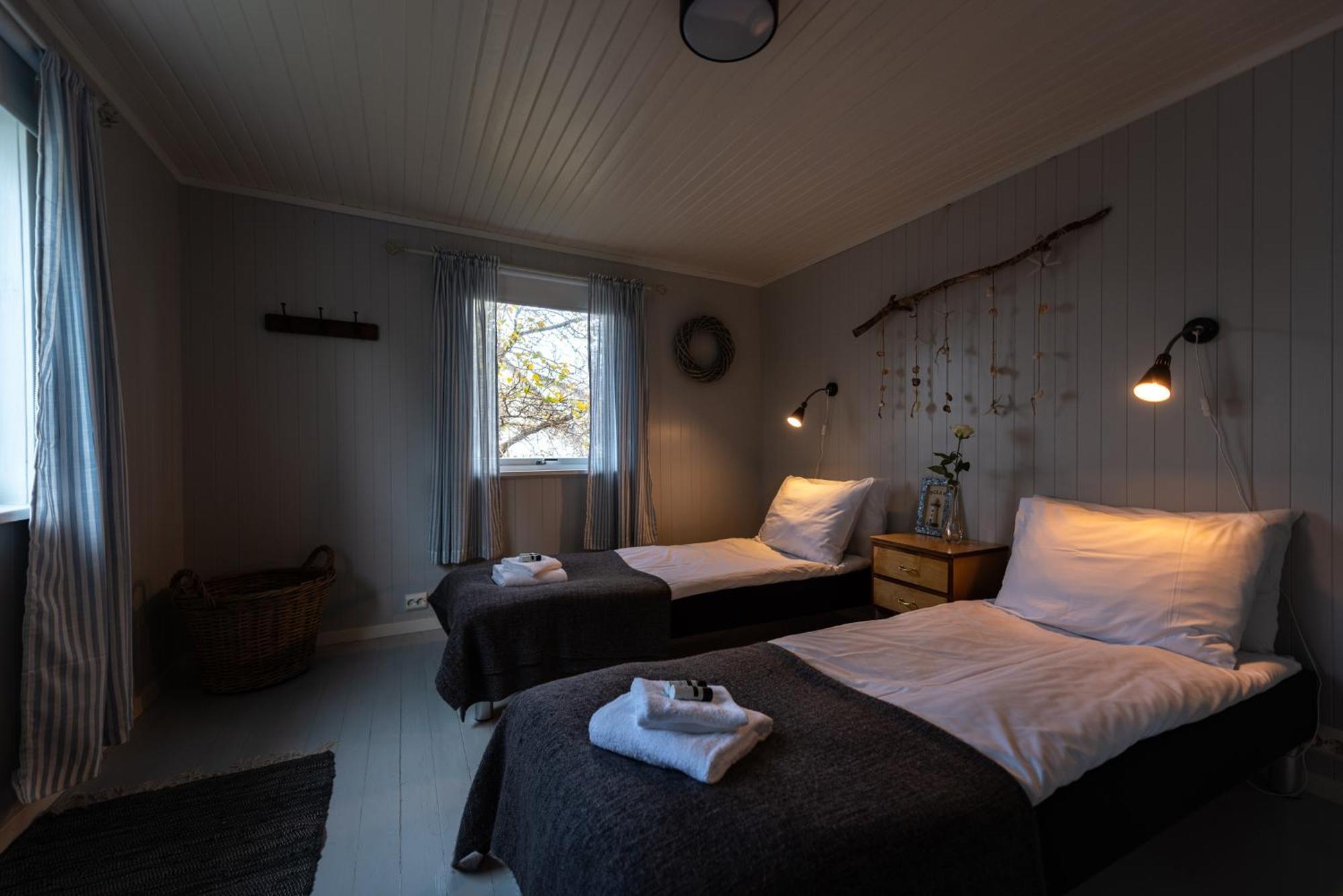 Cozy House By The Fjord In The Heart Of Lofoten Reine Esterno foto