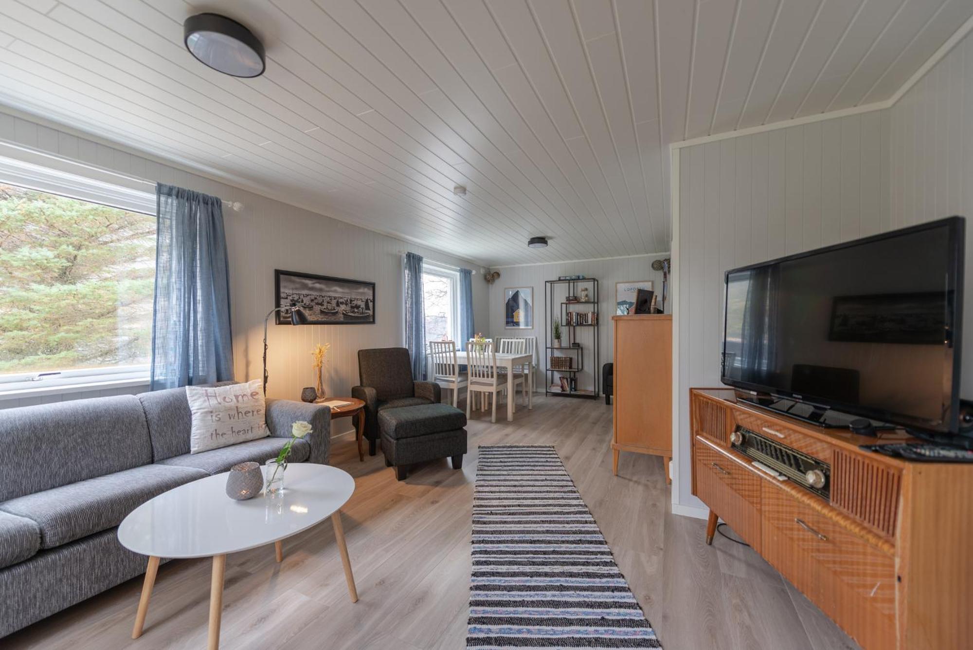 Cozy House By The Fjord In The Heart Of Lofoten Reine Esterno foto